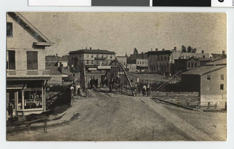 bridge leading to northfield minnesota